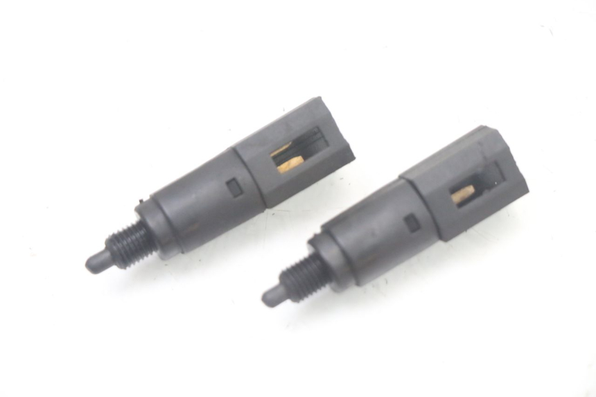 photo de INTERRUTTORE STOP PIAGGIO VESPA GRANTURISMO 125 (2003 - 2007) - Vista principale