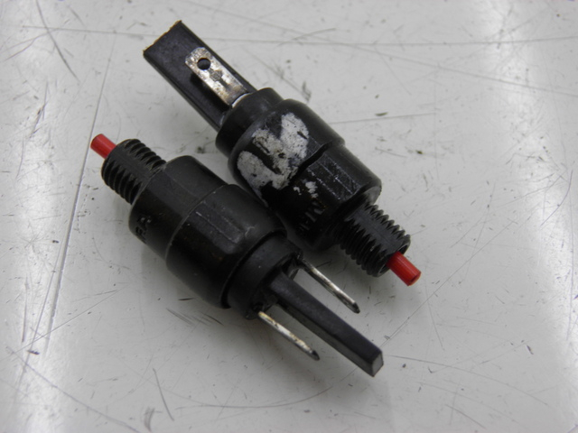 photo de Interruttore Stop PIAGGIO XEVO - X EVO 125 (2010 - 2015) - Vista principale