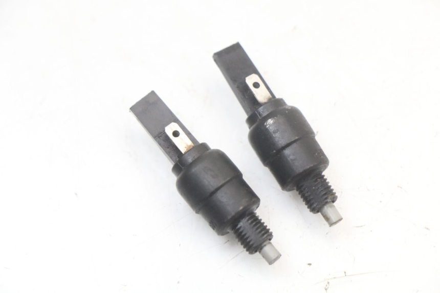 photo de Interruttore stop APRILIA SCARABEO GT 125 (1999 - 2007) - Dettaglio del componente