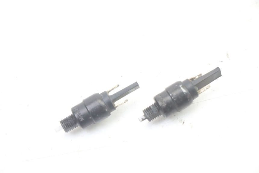 photo de INTERRUTTORE STOP APRILIA SCARABEO GT TOURING 125 (1999 - 2005) - Vista principale