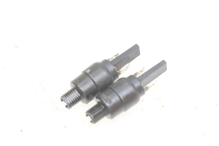 photo de INTERRUTTORE STOP APRILIA SCARABEO LIGHT 125 (2007 - 2011) - Vista principale