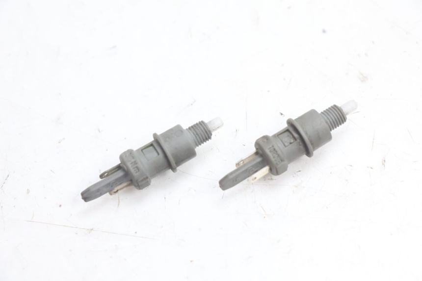 photo de Interruttore Stop PEUGEOT SPEEDFIGHT 2 AC 50 (2000 - 2009) - Dettaglio del componente