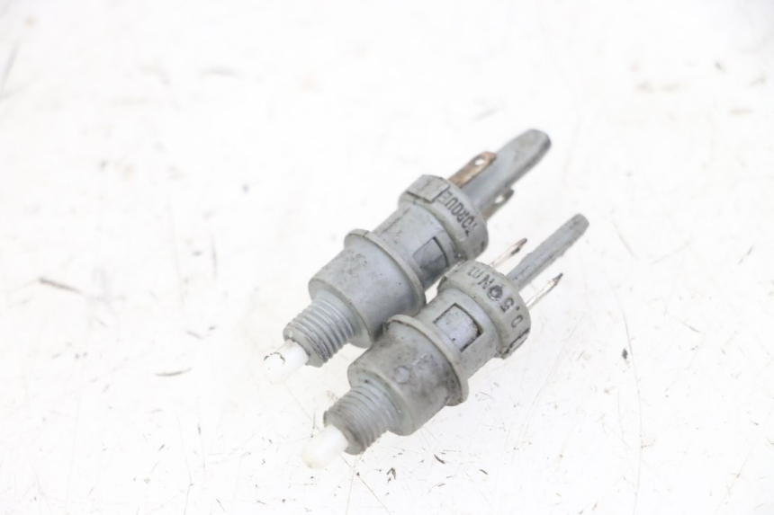 photo de INTERRUTTORE STOP PEUGEOT SPEEDFIGHT 2 LC 50 (2000 - 2009) - Vista principale