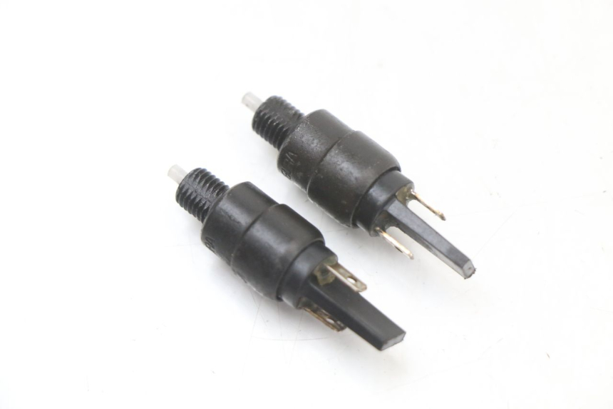 photo de INTERRUTTORE STOP APRILIA SR CARB LC 2T 50 (2004 - 2012) - Dettaglio del componente