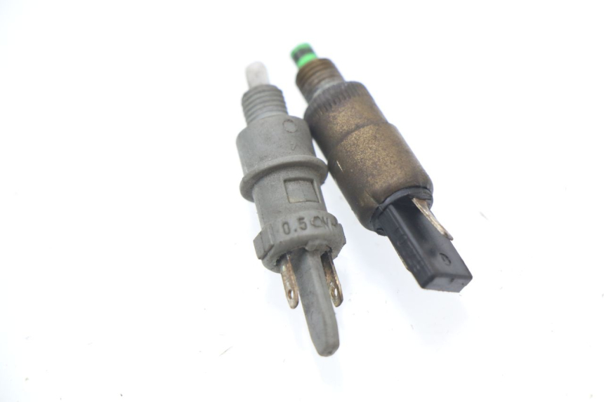 photo de Interruttore stop freno GILERA STALKER 50 (1997 - 2005) - Dettaglio del componente