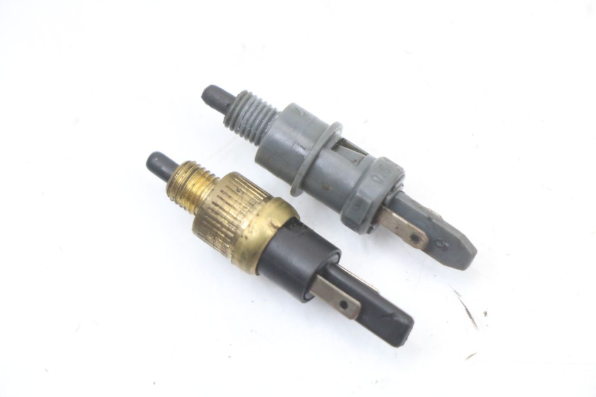 photo de INTERRUTTORE STOP PEUGEOT STREETZONE I 2T 50 (2018 - 2020) - Dettaglio del componente