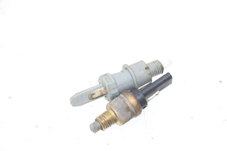 photo de INTERRUTTORE STOP PEUGEOT TREKKER 50 (1995 - 2004) - Dettaglio del componente