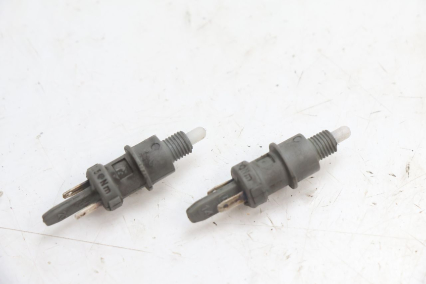 photo de Interruttore Stop PIAGGIO TYPHOON 50 (2000 - 2009) - Dettaglio del componente