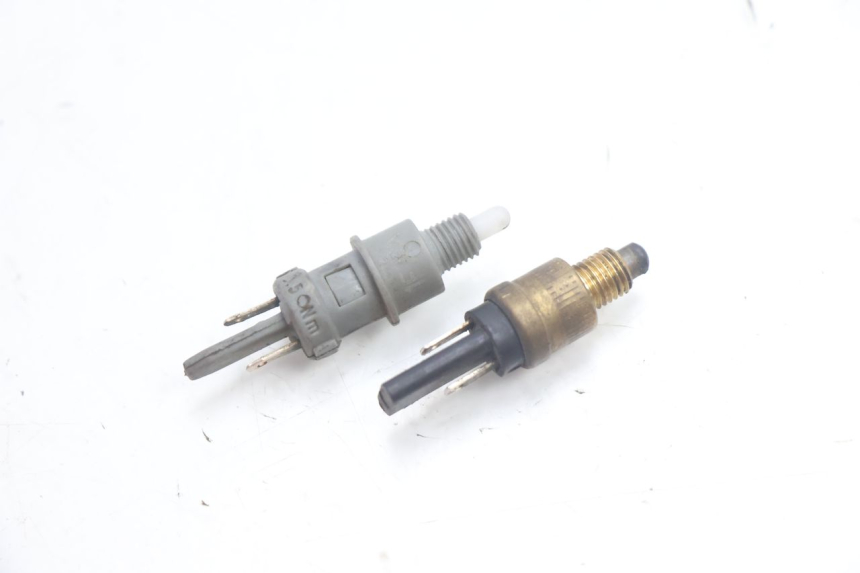 photo de Interruttore stop PIAGGIO TYPHOON 50 (1993 - 1999) - Dettaglio del componente