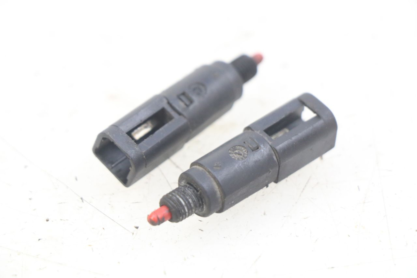 photo de INTERRUTTORE STOP PIAGGIO VESPA S 2T 50 (2007 - 2014) - Zoom sullo stato d'uso