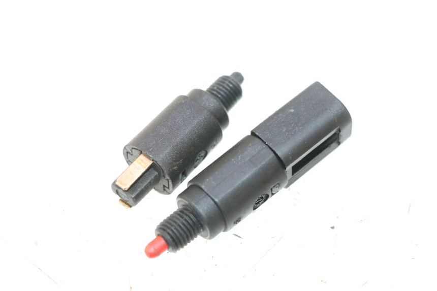 photo de INTERRUTTORE STOP PIAGGIO VESPA S 2T 50 (2007 - 2014) - Vista principale