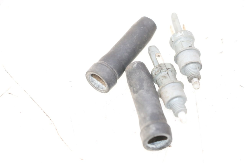 photo de Interruttore Stop PEUGEOT VIVACITY 50 (2004 - 2009) - Zoom sullo stato d'uso