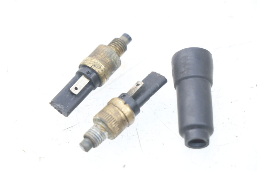 photo de Interruttore stop PEUGEOT VIVACITY 100 (1999 - 2008) - Dettaglio del componente