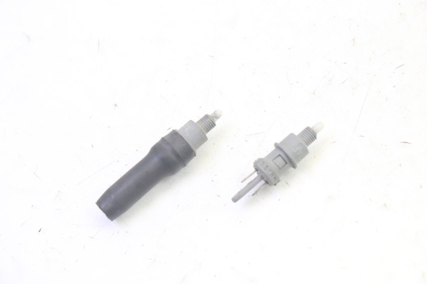 photo de Interruttore stop PEUGEOT VIVACITY 100 (1999 - 2008) - Dettaglio del componente