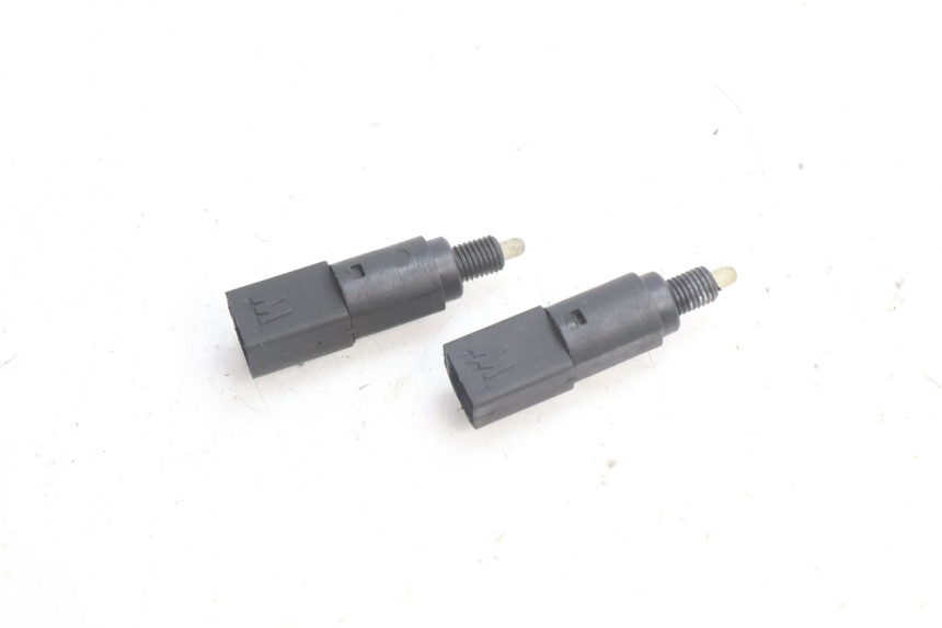 photo de INTERRUTTORE STOP PIAGGIO X9 AMALFI 180 (2000 - 2003) - Dettaglio del componente