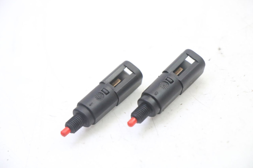 photo de INTERRUTTORE STOP PIAGGIO X9 EVOLUTION 125 (2003 - 2007) - Dettaglio del componente