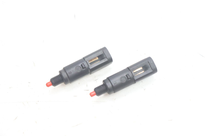 photo de INTERRUTTORE STOP PIAGGIO X9 EVOLUTION 125 (2003 - 2007) - Vista principale