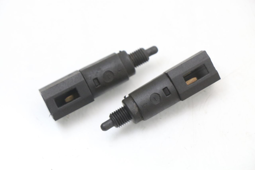 photo de INTERRUTTORE STOP PIAGGIO X9 125 (2000 - 2003) - Vista principale