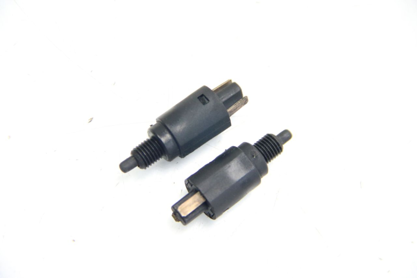 photo de INTERRUTTORE STOP PIAGGIO XEVO - X EVO 125 (2007 - 2017) - Vista principale