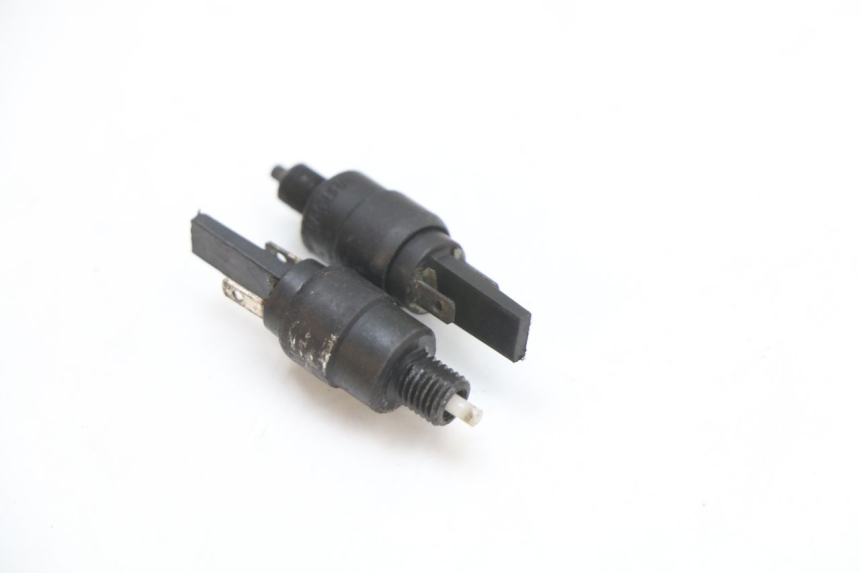 photo de INTERRUTTORE STOP PIAGGIO XEVO - X EVO 125 (2007 - 2017) - Vista principale