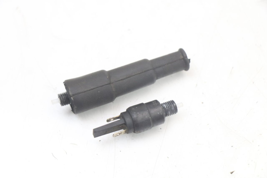 photo de INTERRUTTORE STOP PIAGGIO XEVO - X EVO 125 (2007 - 2017) - Zoom sullo stato d'uso