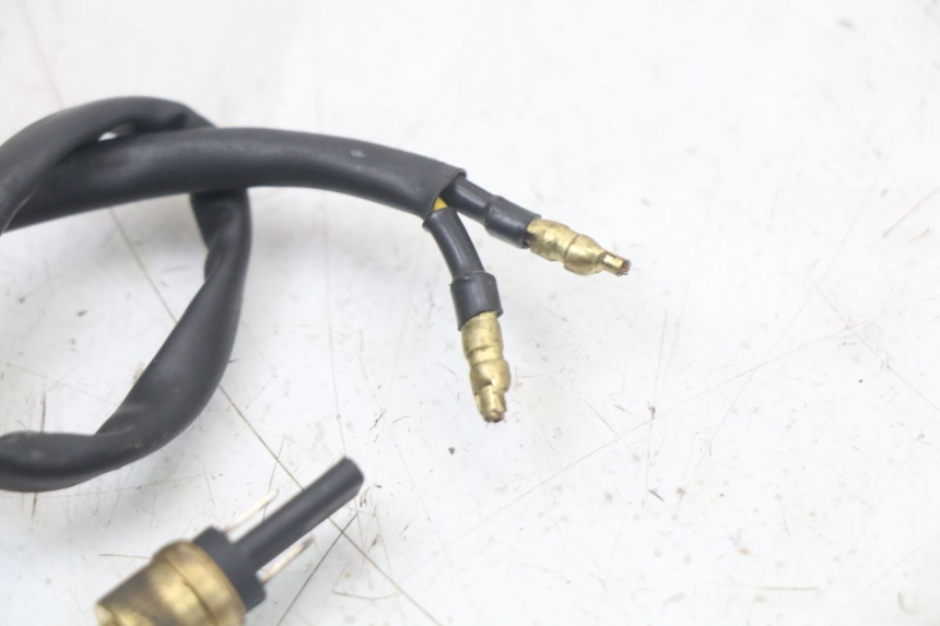 photo de INTERRUTTORE STOP YAMAHA BW'S NG NEXT GENERATION 50 (1996 - 2003) - Altra angolazione