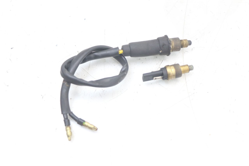 photo de INTERRUTTORE STOP YAMAHA BW'S NG NEXT GENERATION 50 (1996 - 2003) - Primo piano tecnico