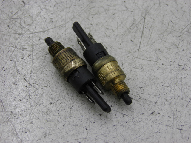 photo de Interruttore stop YAMAHA YN NEO'S 50 (1997 - 2004) - Dettaglio del componente