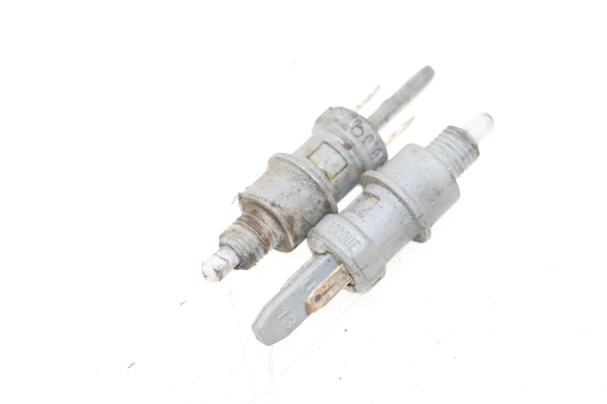 photo de INTERRUTTORE STOP YAMAHA YP MAJESTY 125 (1998 - 2001) - Vista principale