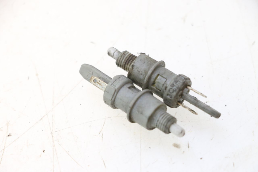photo de INTERRUTTORE STOP YAMAHA YP MAJESTY 125 (1998 - 2001) - Dettaglio del componente