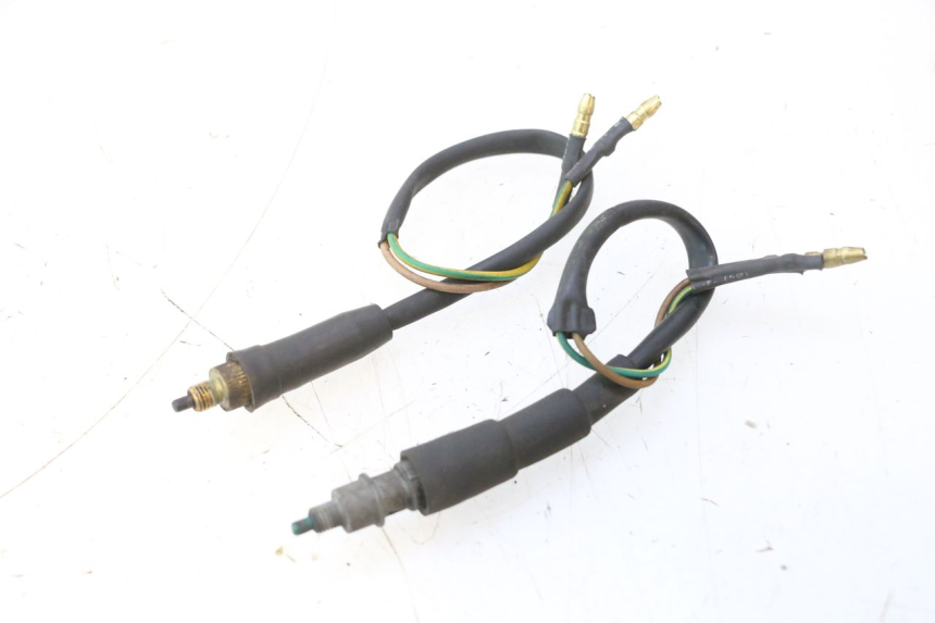 photo de INTERRUTTORE STOP YAMAHA YP MAJESTY 125 (2007 - 2010) - Zoom sullo stato d'uso