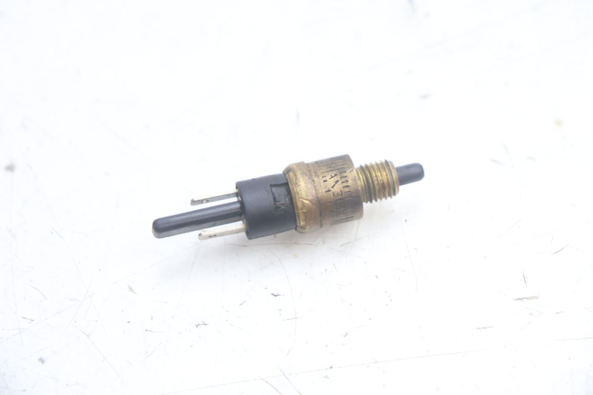 photo de INTERRUTTORE STOP YAMAHA YP MAJESTY 125 (2002 - 2006) - Dettaglio del componente