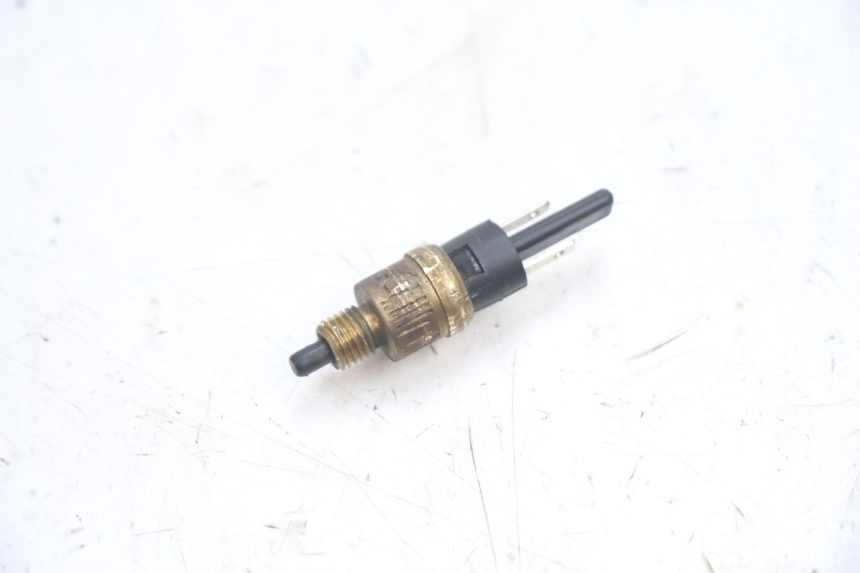 photo de INTERRUTTORE STOP YAMAHA YP MAJESTY 125 (2002 - 2006) - Vista principale