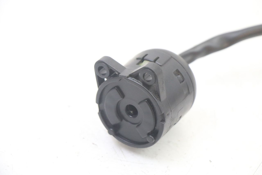 photo de INTERRUTTORE APRILIA ATLANTIC 125 (2003 - 2009) - Zoom sullo stato d'uso