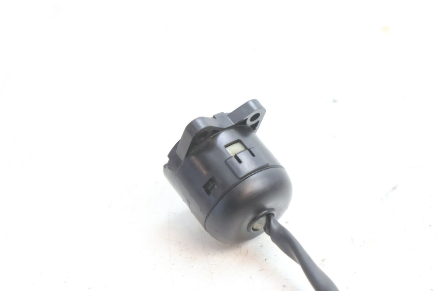 photo de INTERRUTTORE APRILIA ATLANTIC S 125 (2010 - 2013) - Primo piano tecnico
