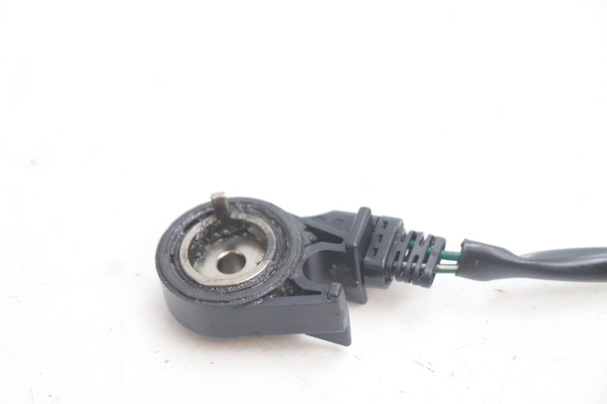 photo de INTERRUTTORE CAVALLETTO HONDA CB F HORNET 600 (2005 - 2006) - Primo piano tecnico