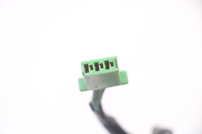 photo de INTERRUTTORE CAVALLETTO HONDA CBR RR FIREBLADE 900 (1992 - 1994) - Primo piano tecnico