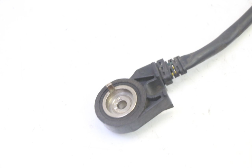 photo de INTERRUTTORE CAVALLETTO KYMCO DINK STREET 125 (2009 - 2014) - Primo piano tecnico