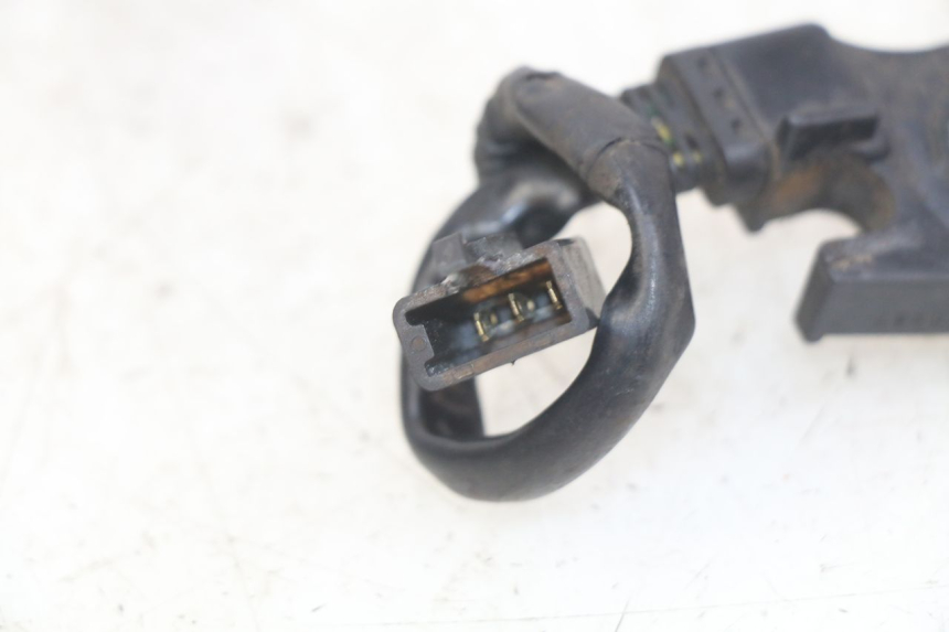 photo de INTERRUTTORE DI ACCENSIONE CAVALLETTO KYMCO DOWNTOWN ABS 125 (2015 - 2017) - Zoom sullo stato d'uso