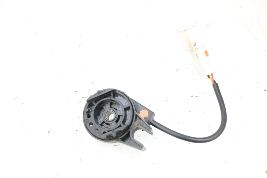 photo de INTERRUTTORE CAVALLETTO SEGWAY NINEBOT E125S 1 (2022 - 2026) - Altra angolazione