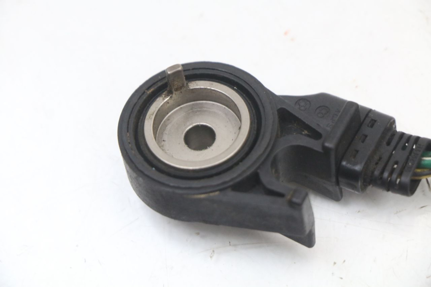 photo de INTERRUTTORE CAVALLETTO HONDA FES PANTHEON 2T 125 (1998 - 2002) - Altra angolazione