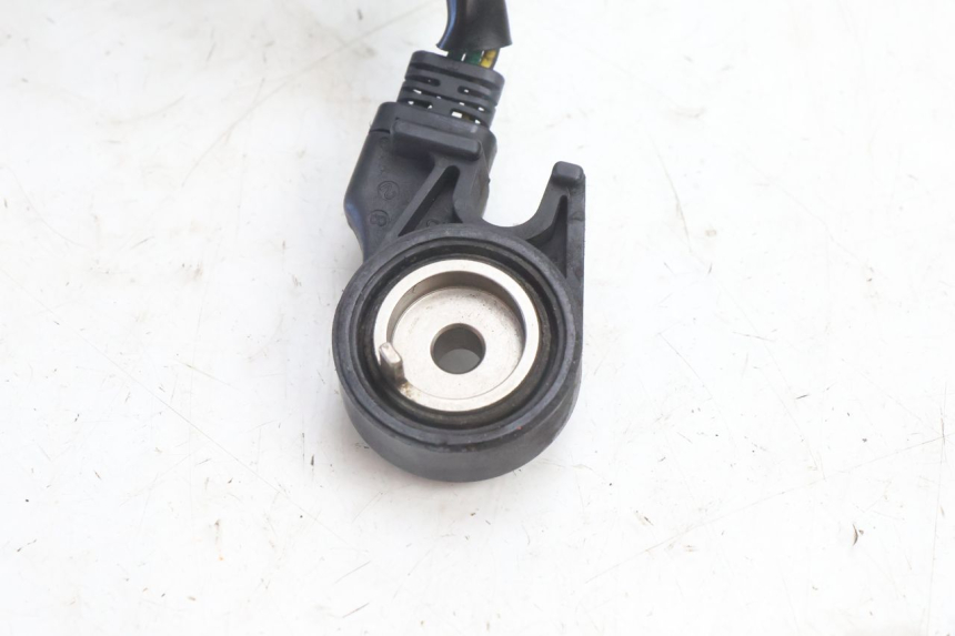 photo de INTERRUTTORE CAVALLETTO HONDA FES PANTHEON 2T 125 (1998 - 2002) - Zoom sullo stato d'uso