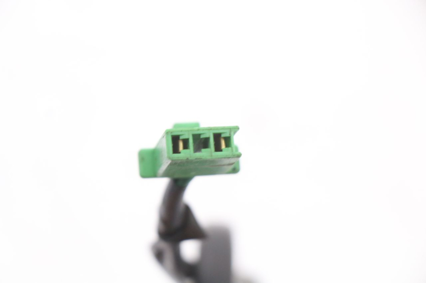 photo de INTERRUTTORE DI ACCENSIONE CAVALLETTO HONDA FES S-WING SWING ABS 125 (2007 - 2015) - Primo piano tecnico