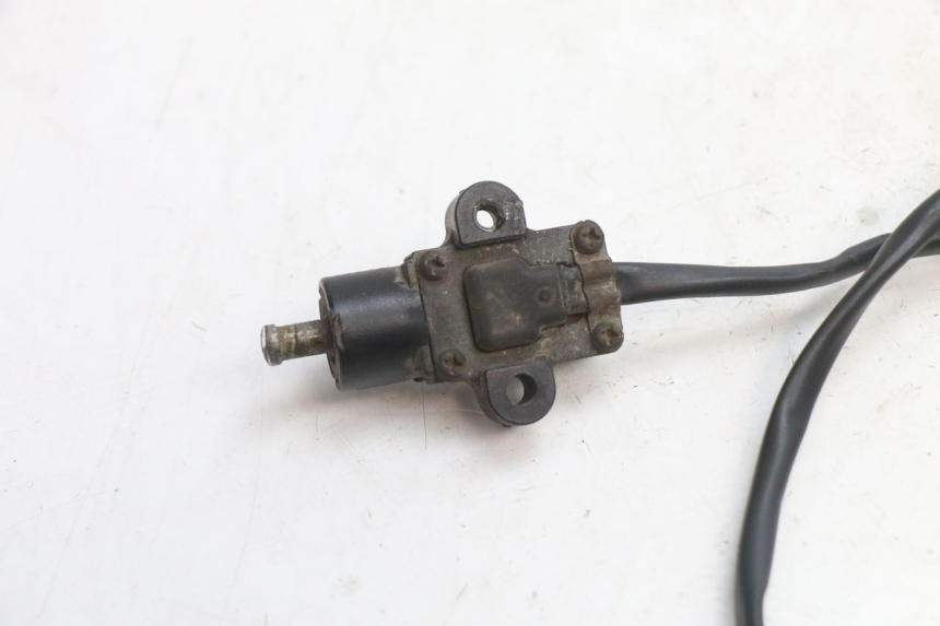 photo de INTERRUTTORE CAVALLETTO YAMAHA FJR 1300 (2001 - 2005) - Altra angolazione