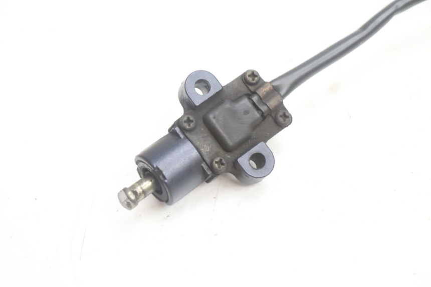 photo de INTERRUTTORE CAVALLETTO YAMAHA FJR 1300 (2001 - 2005) - Primo piano tecnico