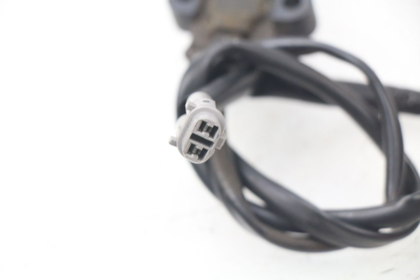 photo de INTERROMPI IL CONTATTO DELLA CAVALLETTO YAMAHA FZ8 800 (2010 - 2016) - Dettaglio del componente