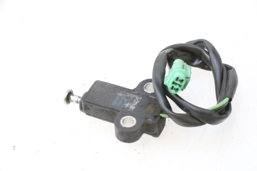 photo de INTERRUTTORE CAVALLETTO SUZUKI GSR 600 (2005 - 2012) - Primo piano tecnico