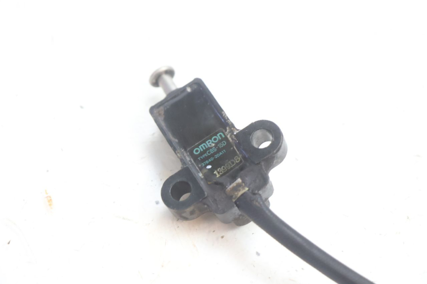 photo de INTERRUTTORE CAVALLETTO SUZUKI GSX F GSXF 750 (1988 - 1998) - Primo piano tecnico