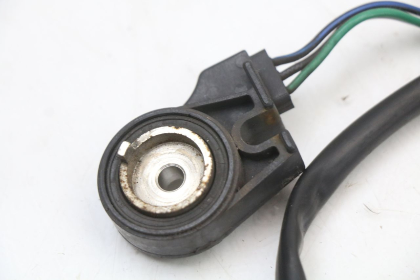 photo de INTERRUTTORE CAVALLETTO SYM JOYRIDE EVO 125 (2009 - 2016) - Primo piano tecnico