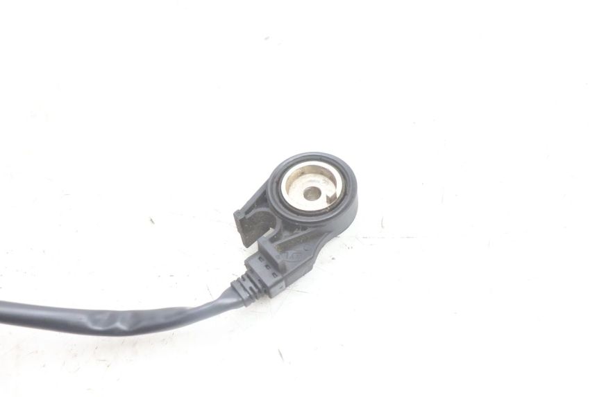 photo de INTERRUTTORE DI CONTATTO PER LA BEQUILLE JM MOTORS SANTANA EVO 50 (2024 - 2026) - Primo piano tecnico